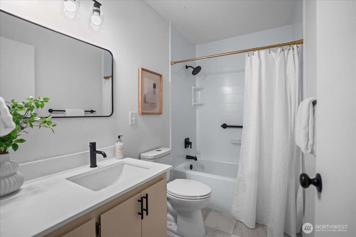 10823 Glen Acres Drive S Unit: B