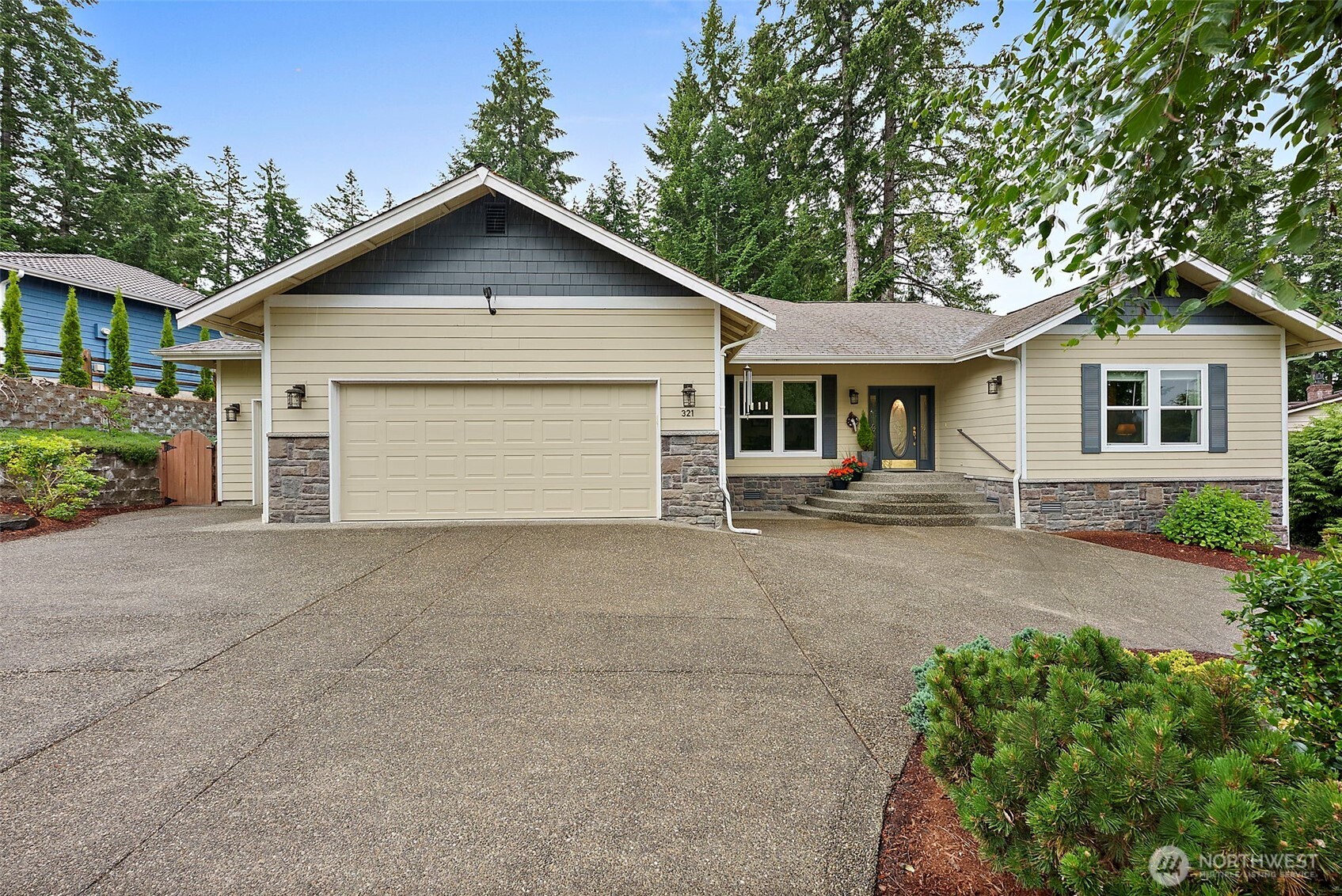 321 E Fairway Dr