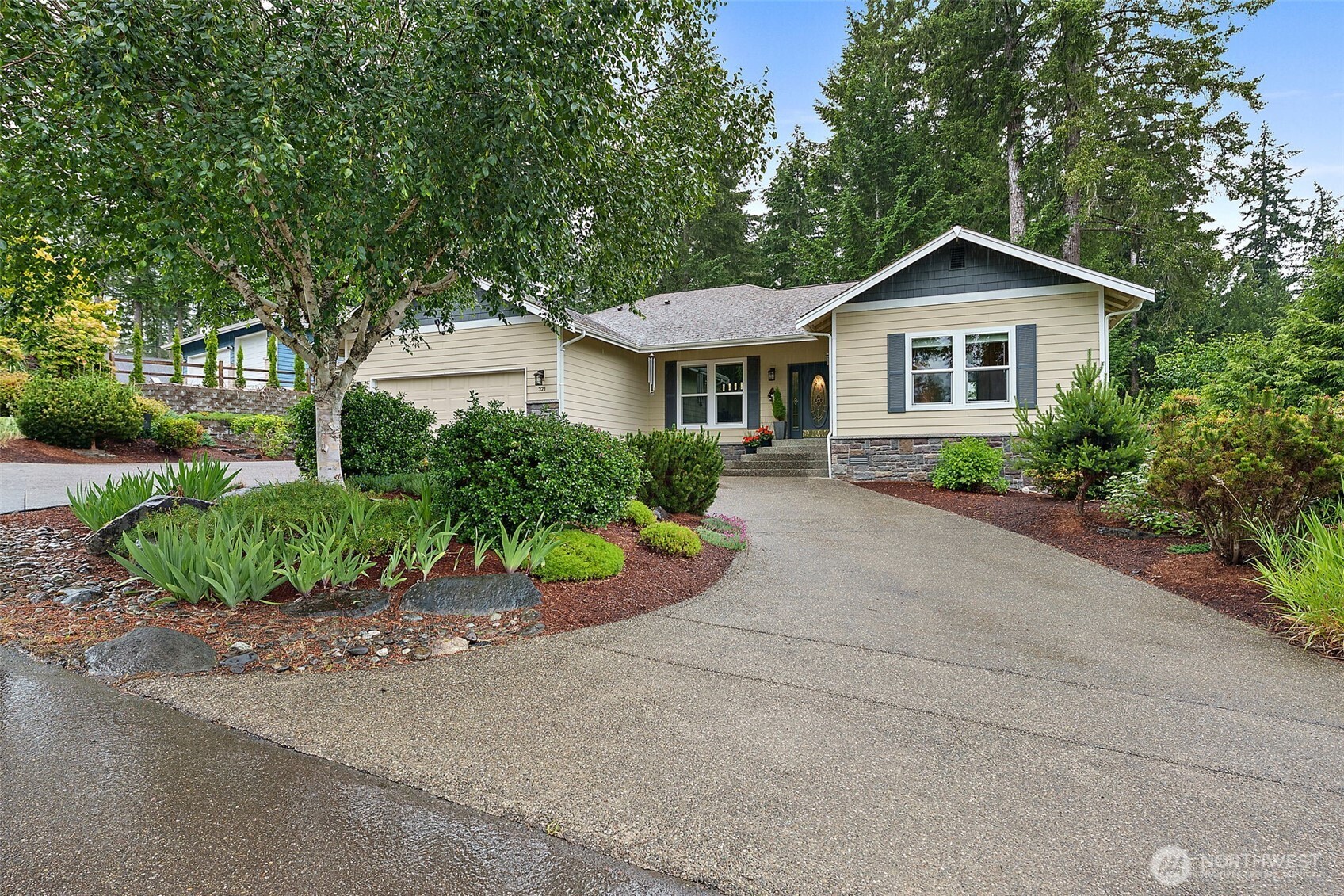 321 E Fairway Dr
