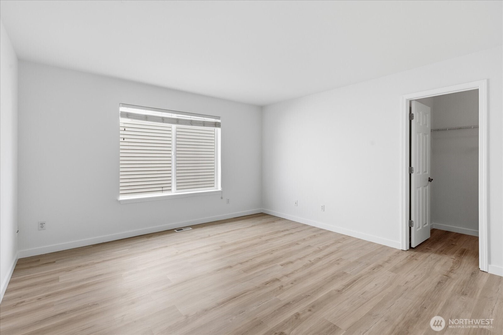 3808 S 335th Place