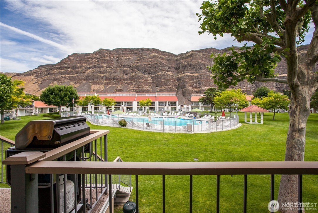8903 Crescent Bar Road Unit: 154