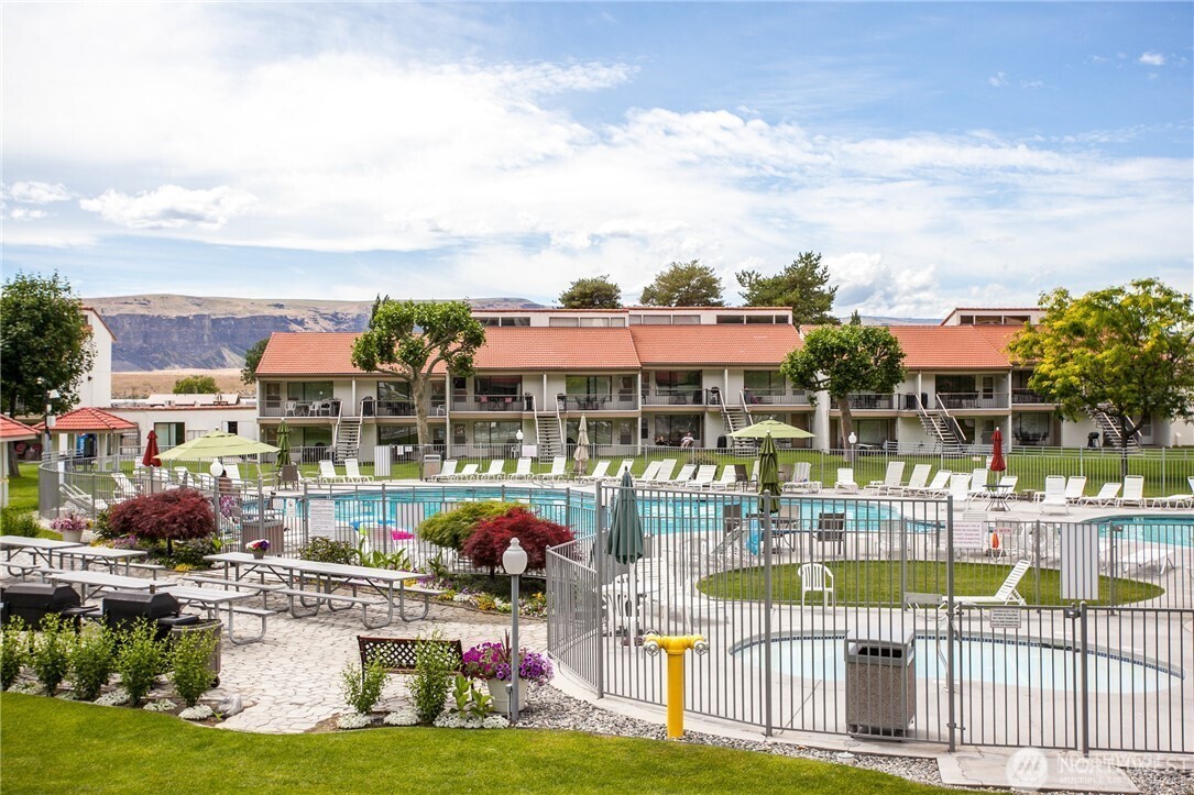 8903 Crescent Bar Road Unit: 154