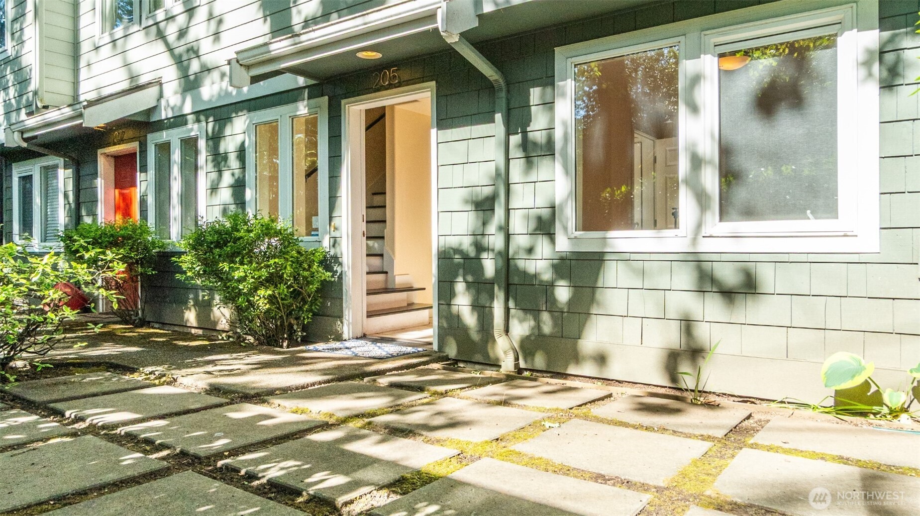 205 27th Avenue S Unit: 205