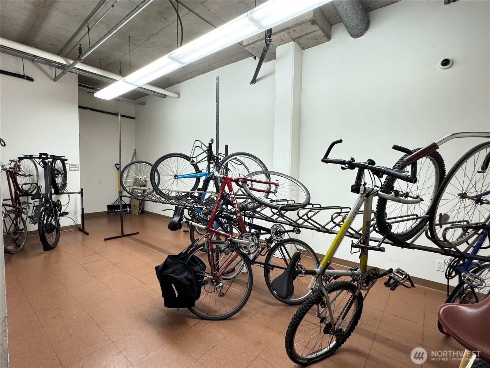 300 10th Avenue Unit: B305