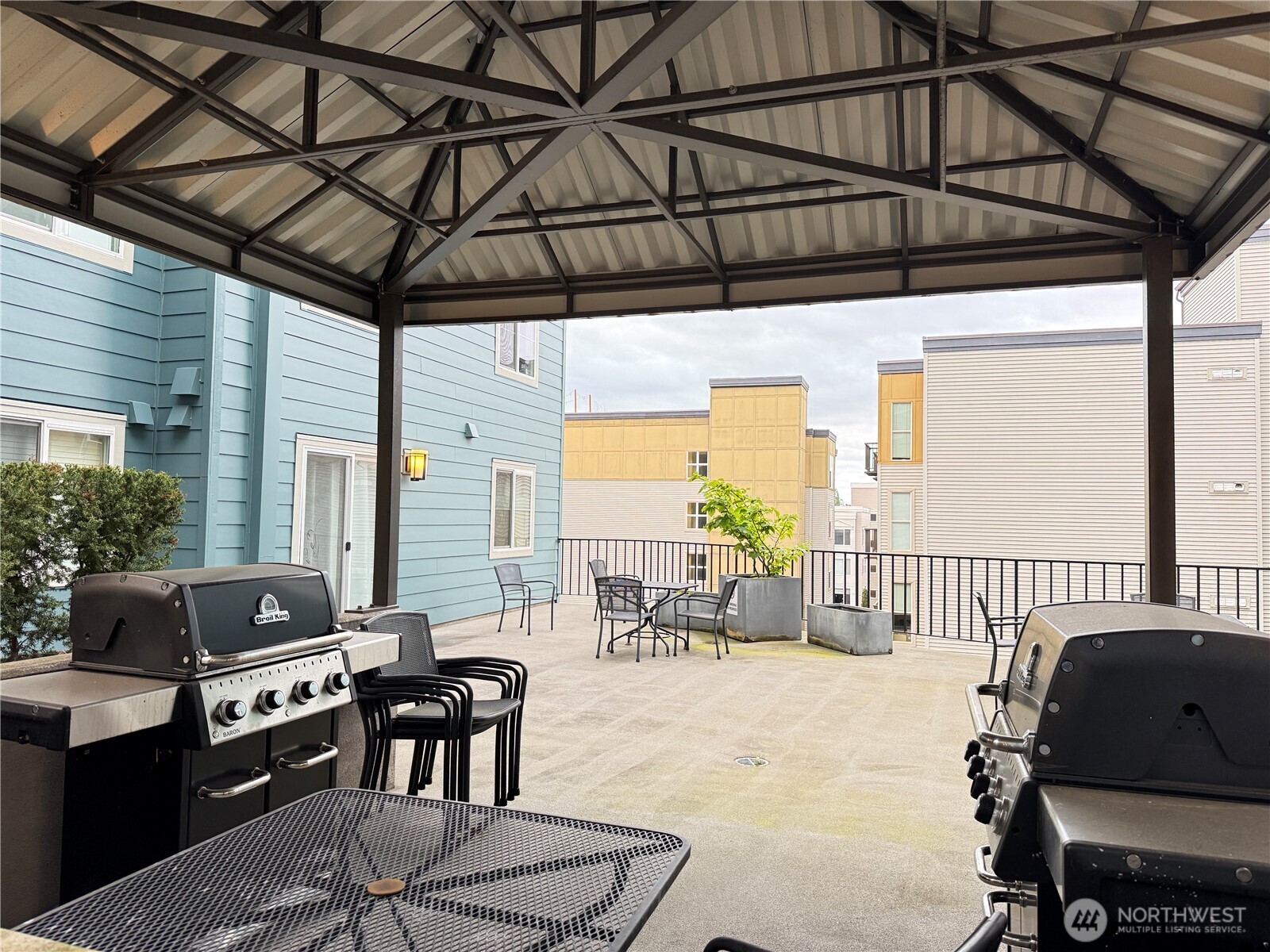 300 10th Avenue Unit: B305