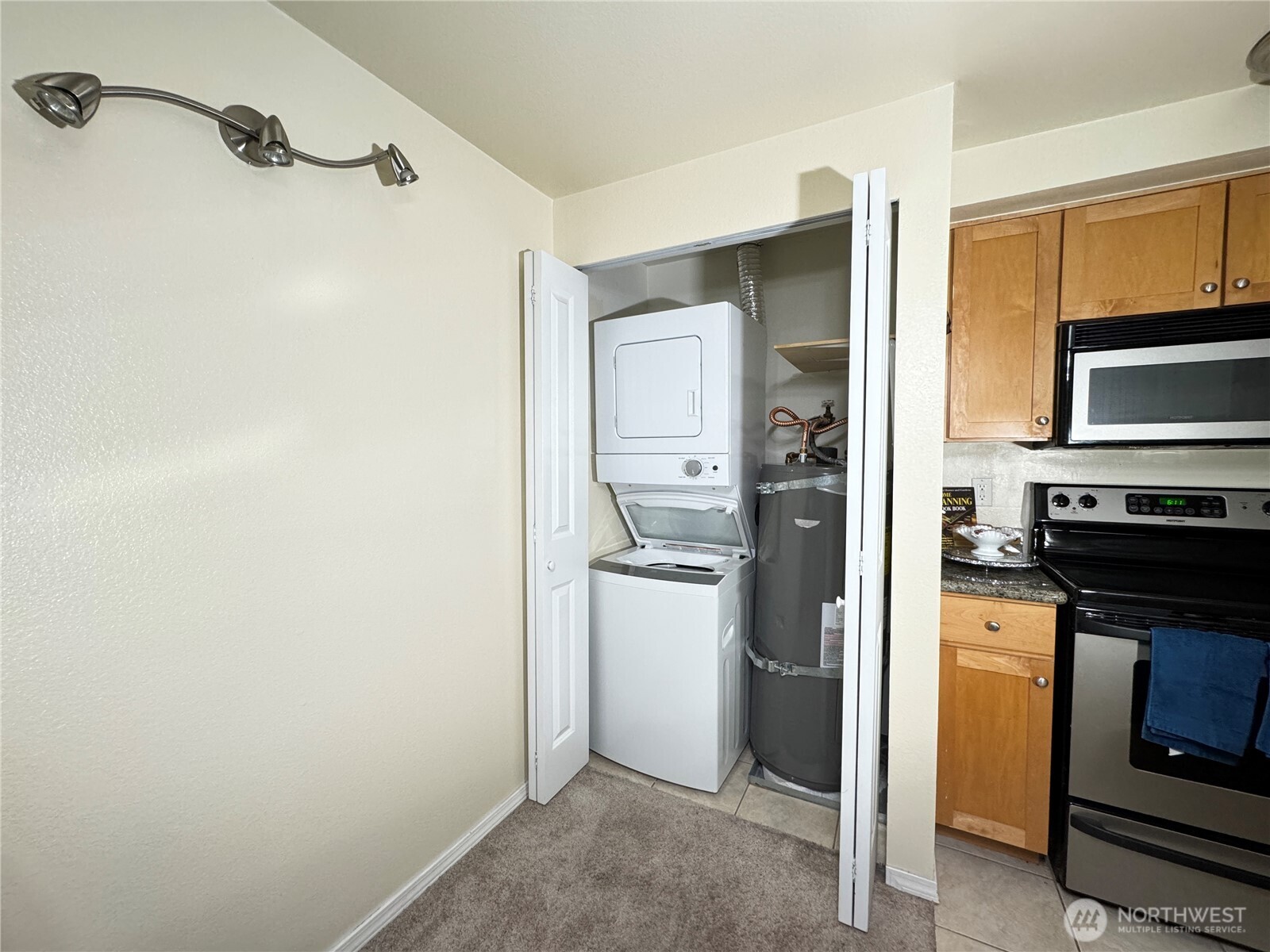 300 10th Avenue Unit: B305