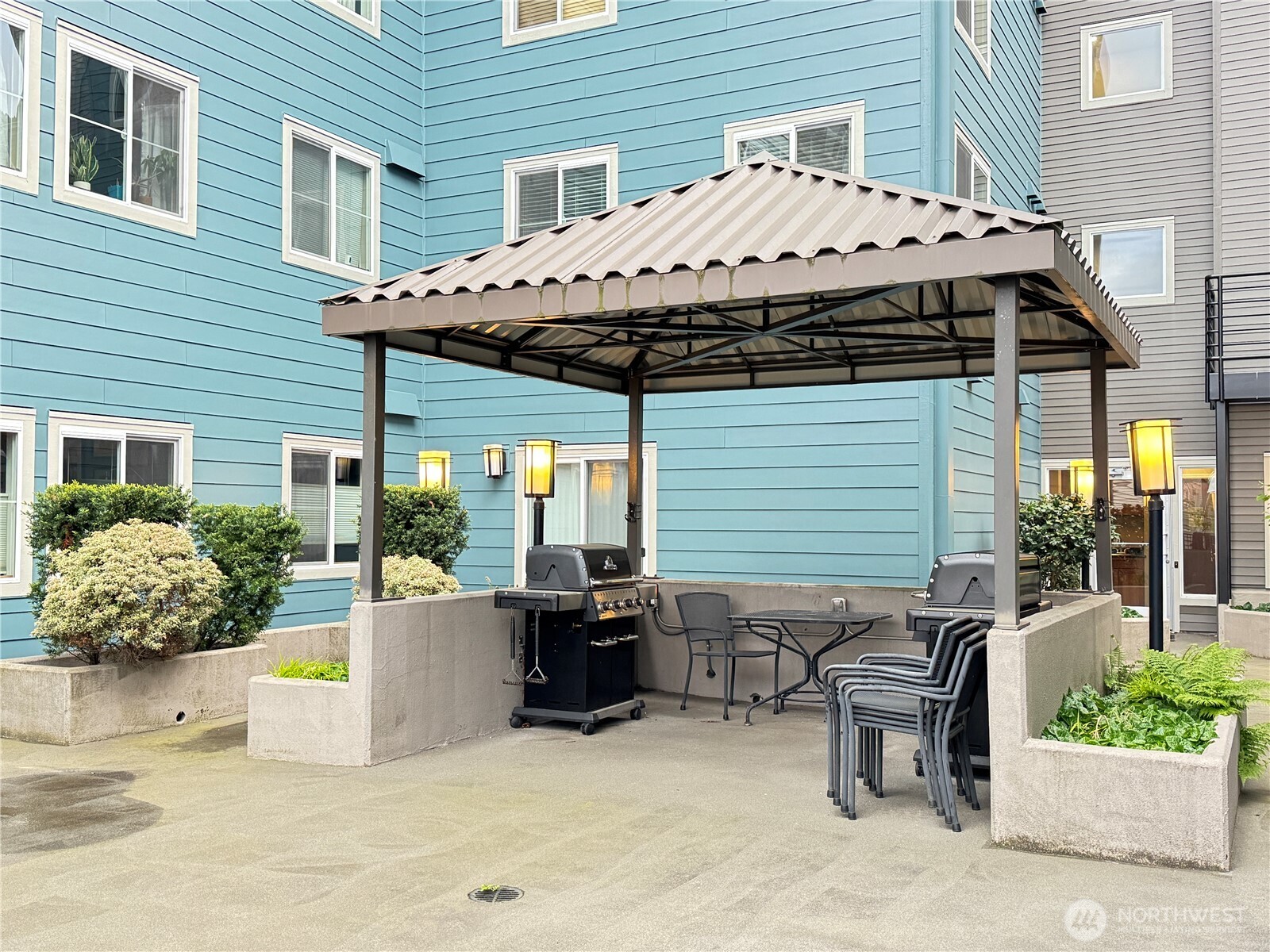 300 10th Avenue Unit: B305