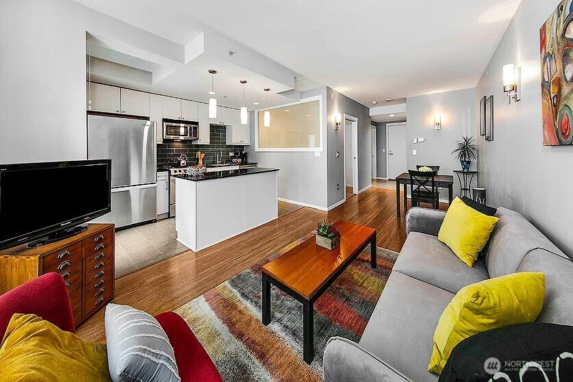 76 Cedar Street Unit: 603