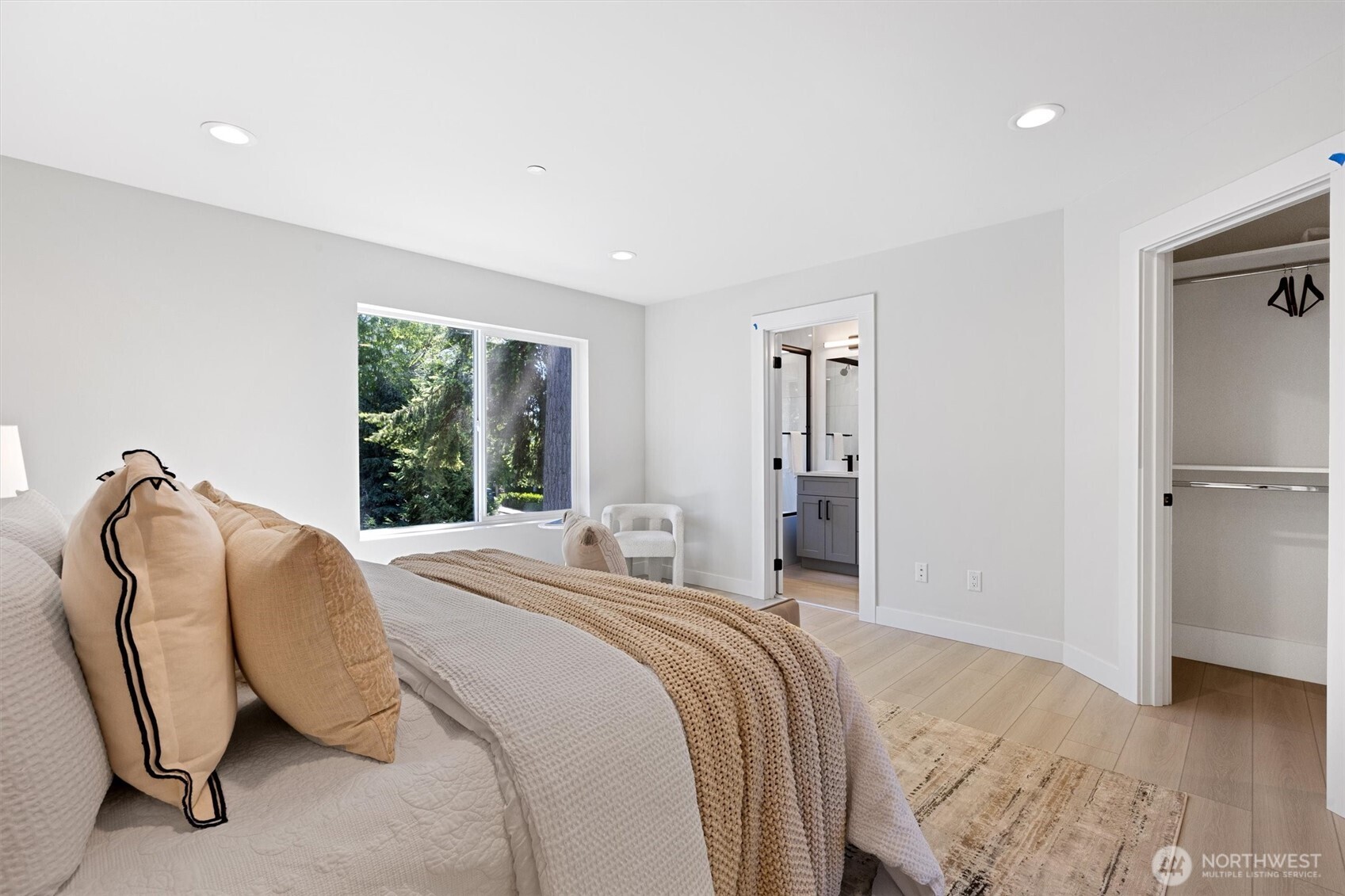 7103 210 Street SW Unit: B