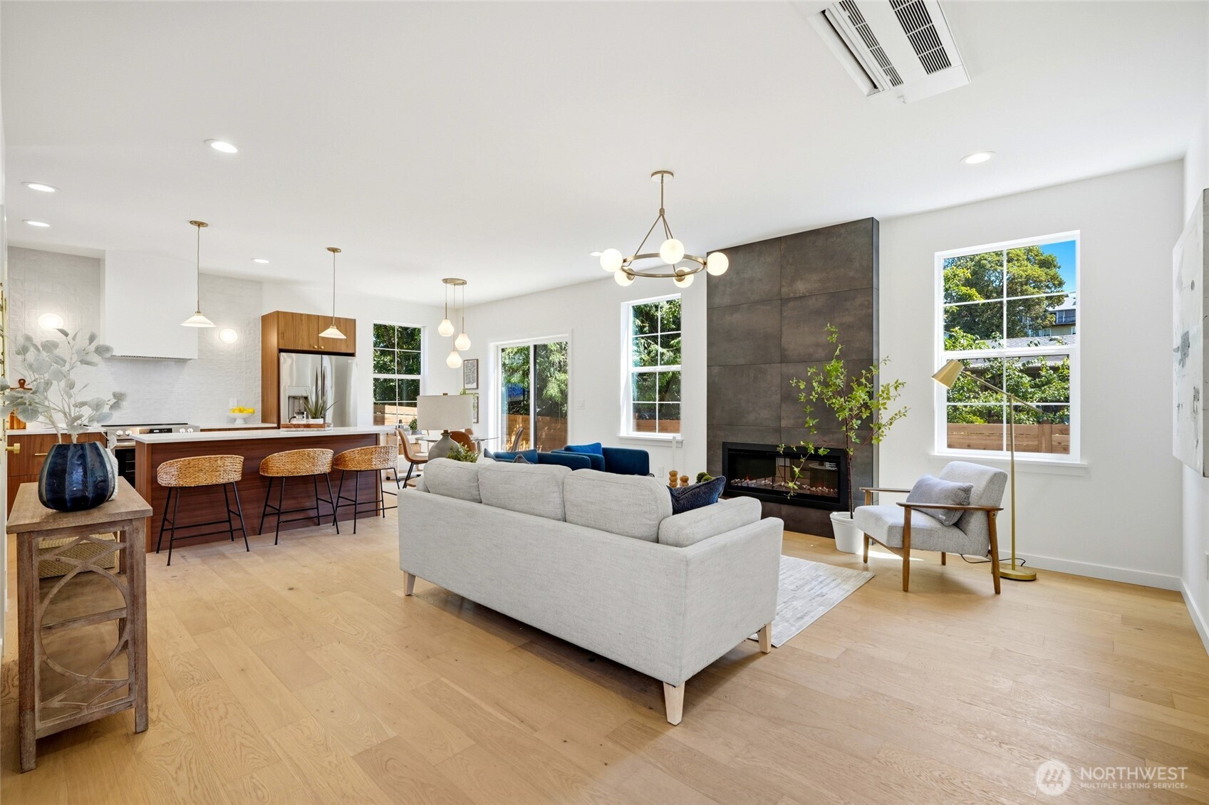 5948 18 Avenue SW Unit: 2