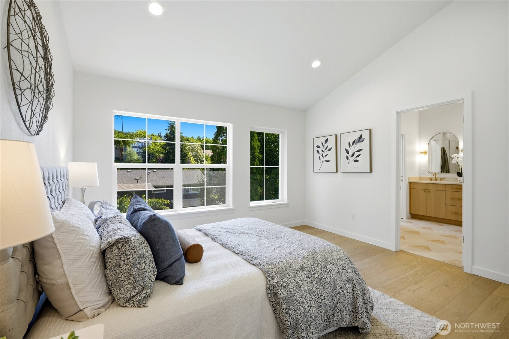 5948 18 Avenue SW Unit: 2