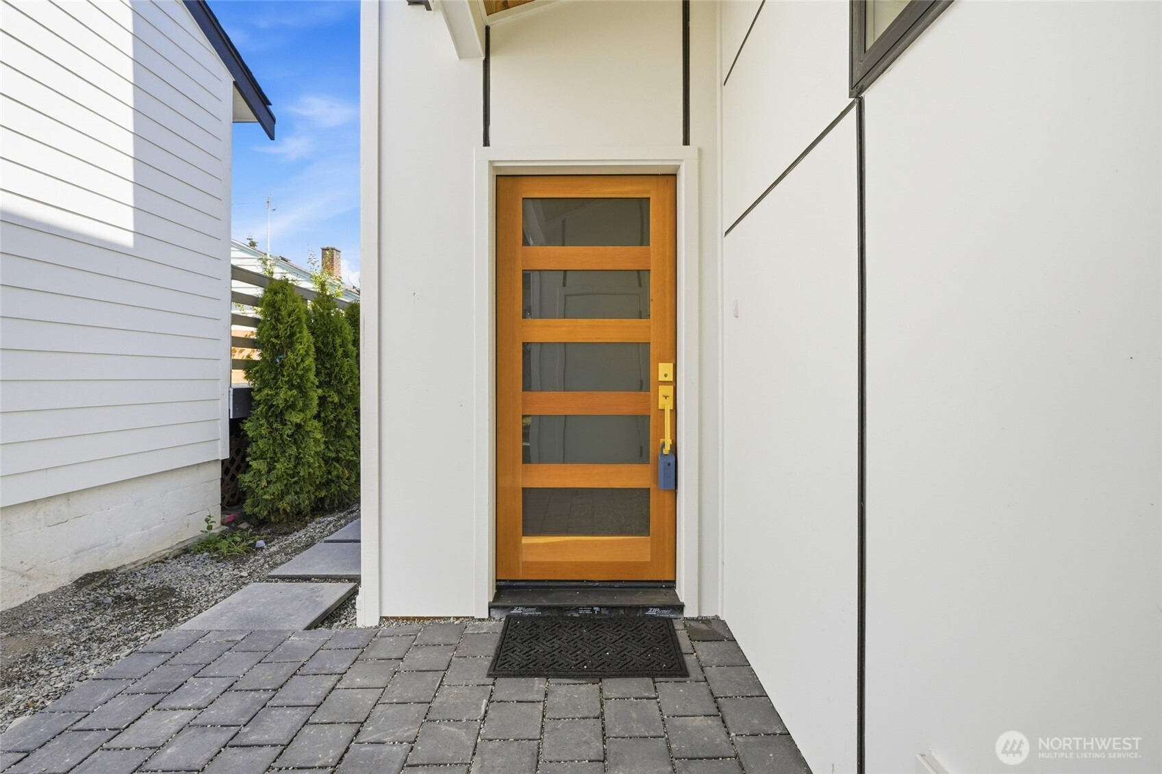 5948 18 Avenue SW Unit: 2
