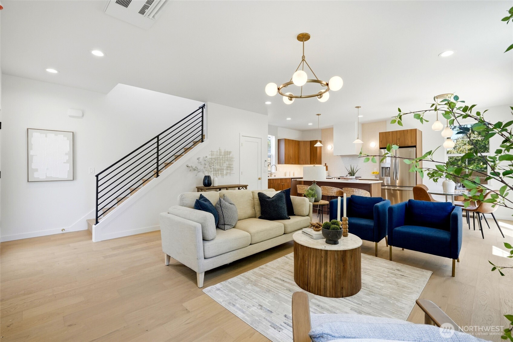 5948 18 Avenue SW Unit: 2