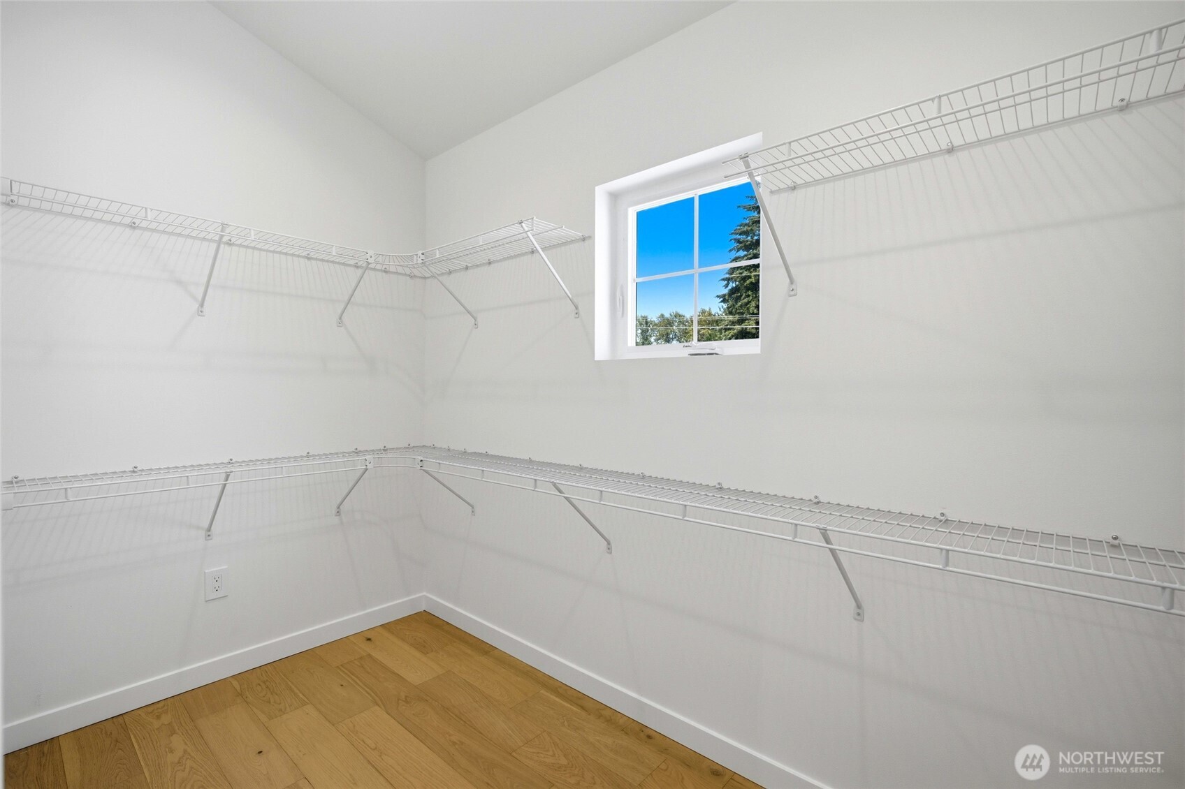 5948 18 Avenue SW Unit: 2