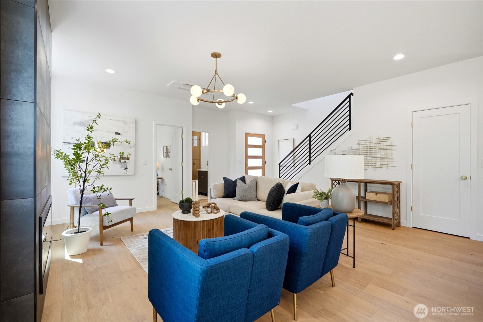 5948 18 Avenue SW Unit: 2