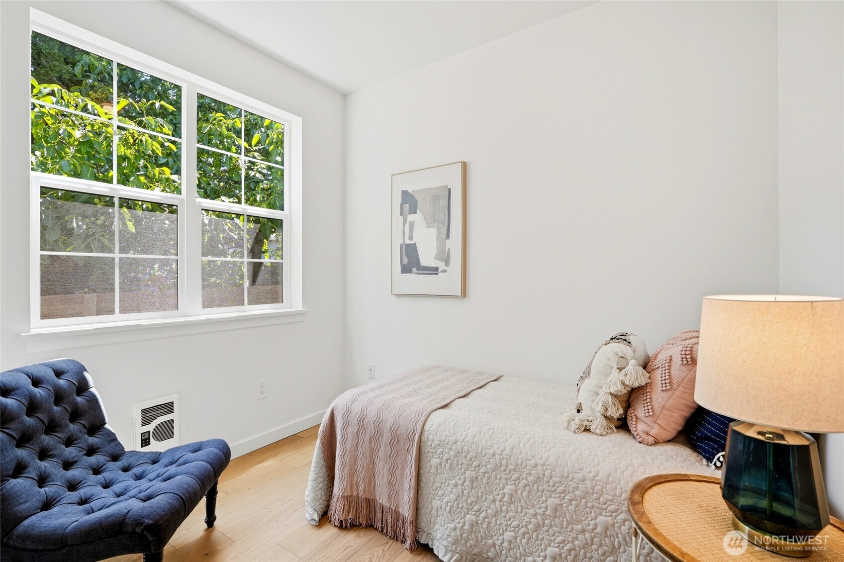 5948 18 Avenue SW Unit: 2