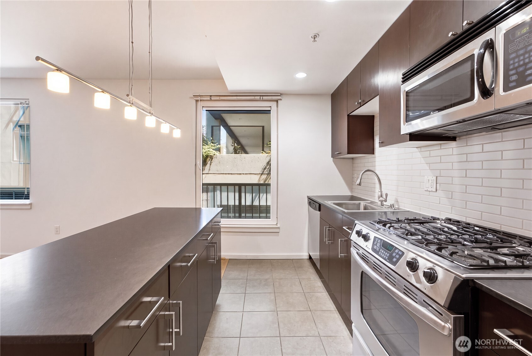 76 Cedar Street Unit: 405