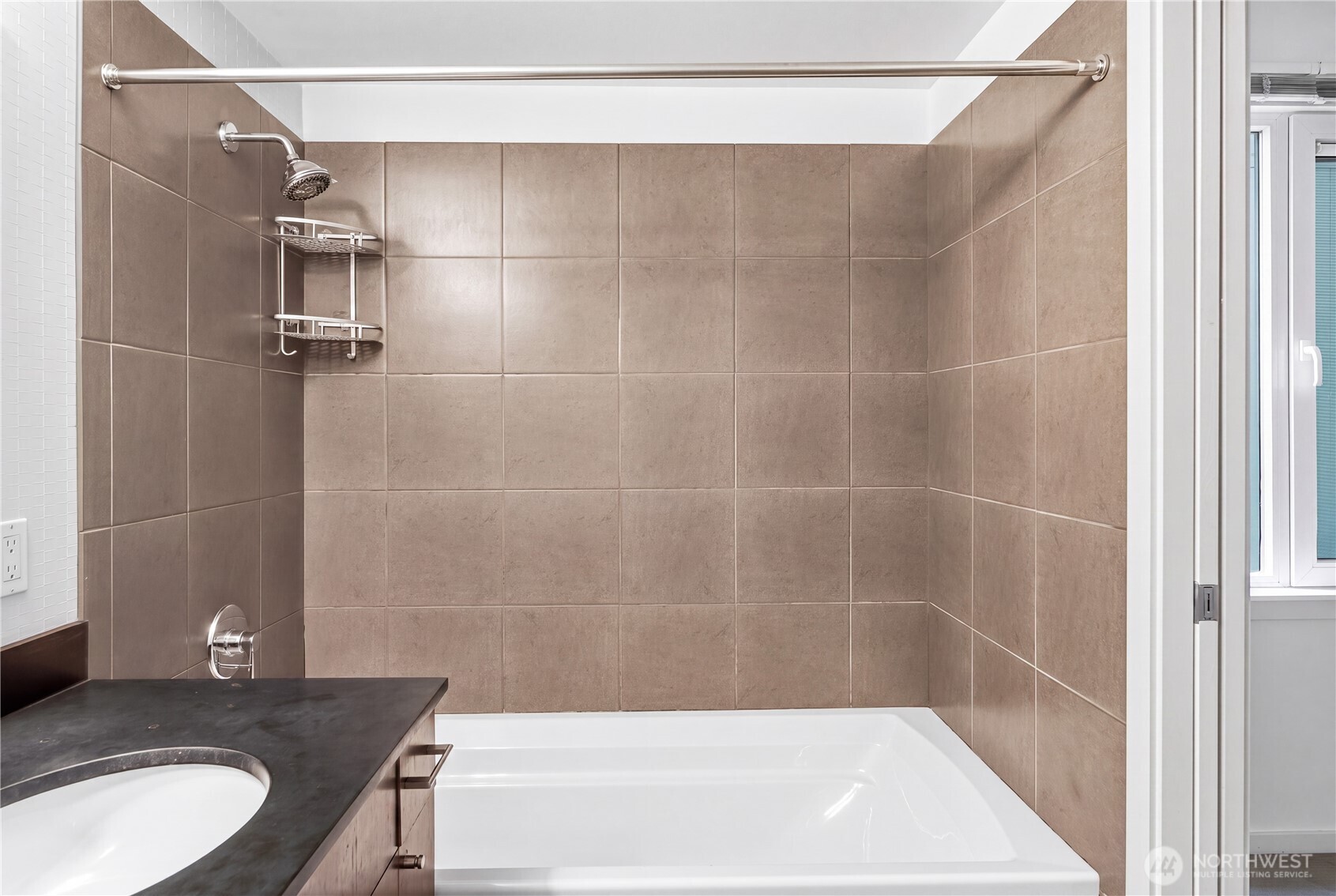 76 Cedar Street Unit: 405