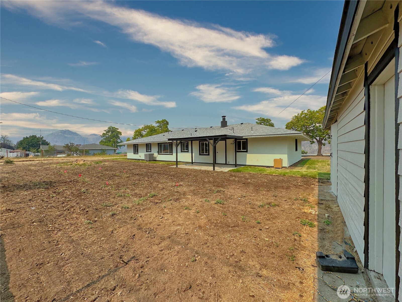 1013 River Drive