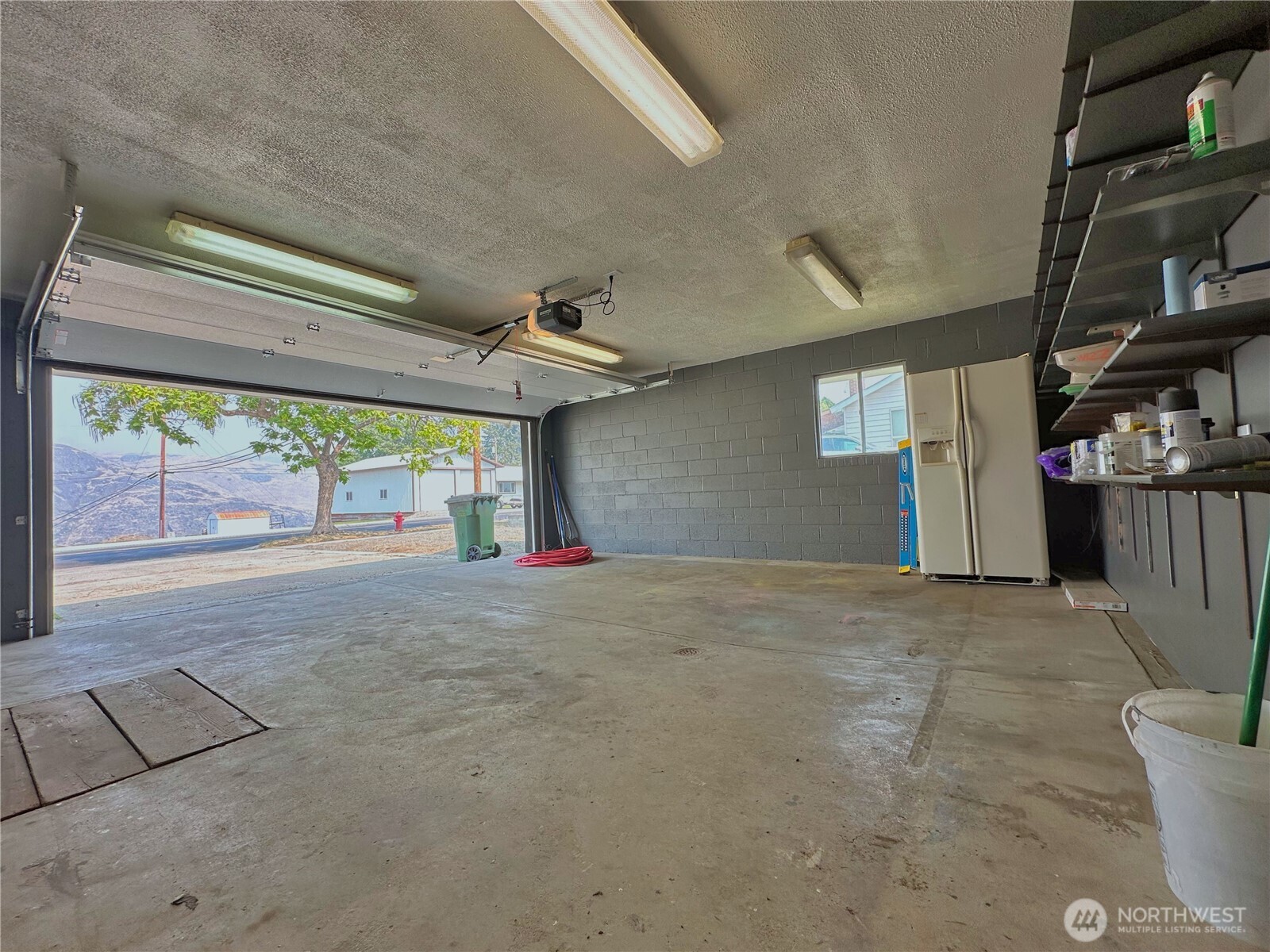 1013 River Drive
