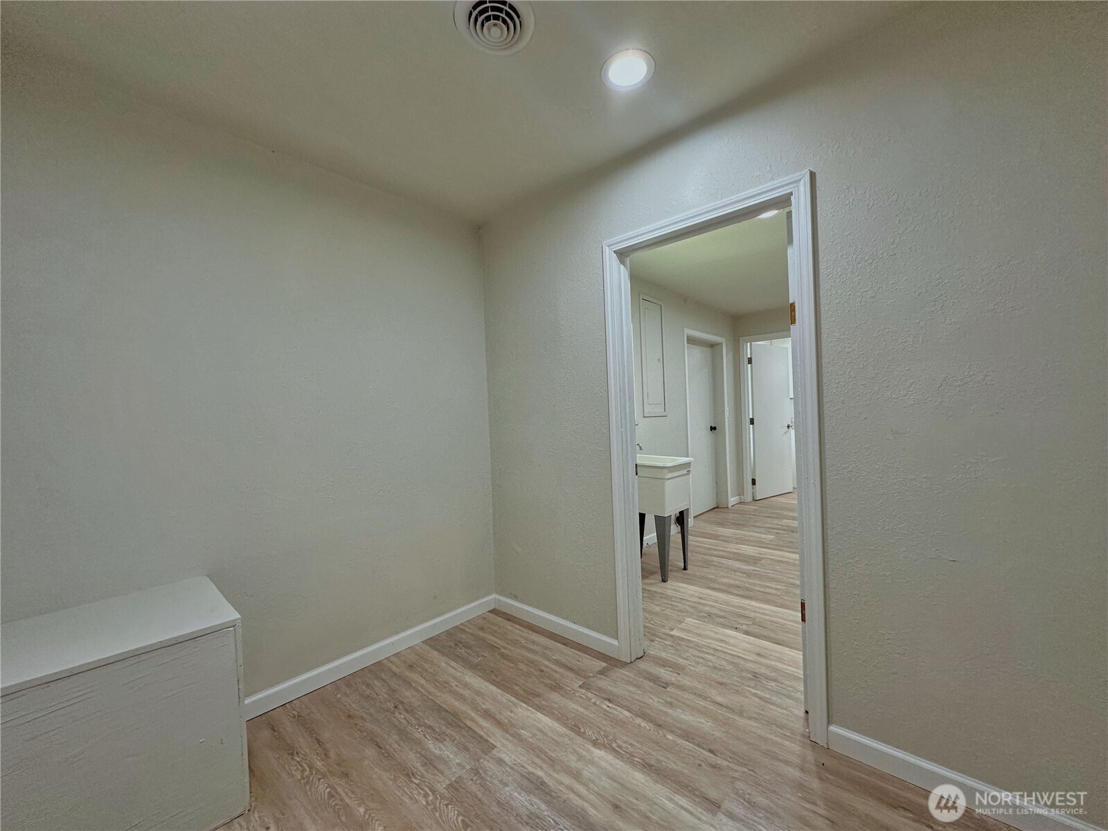 1013 River Drive