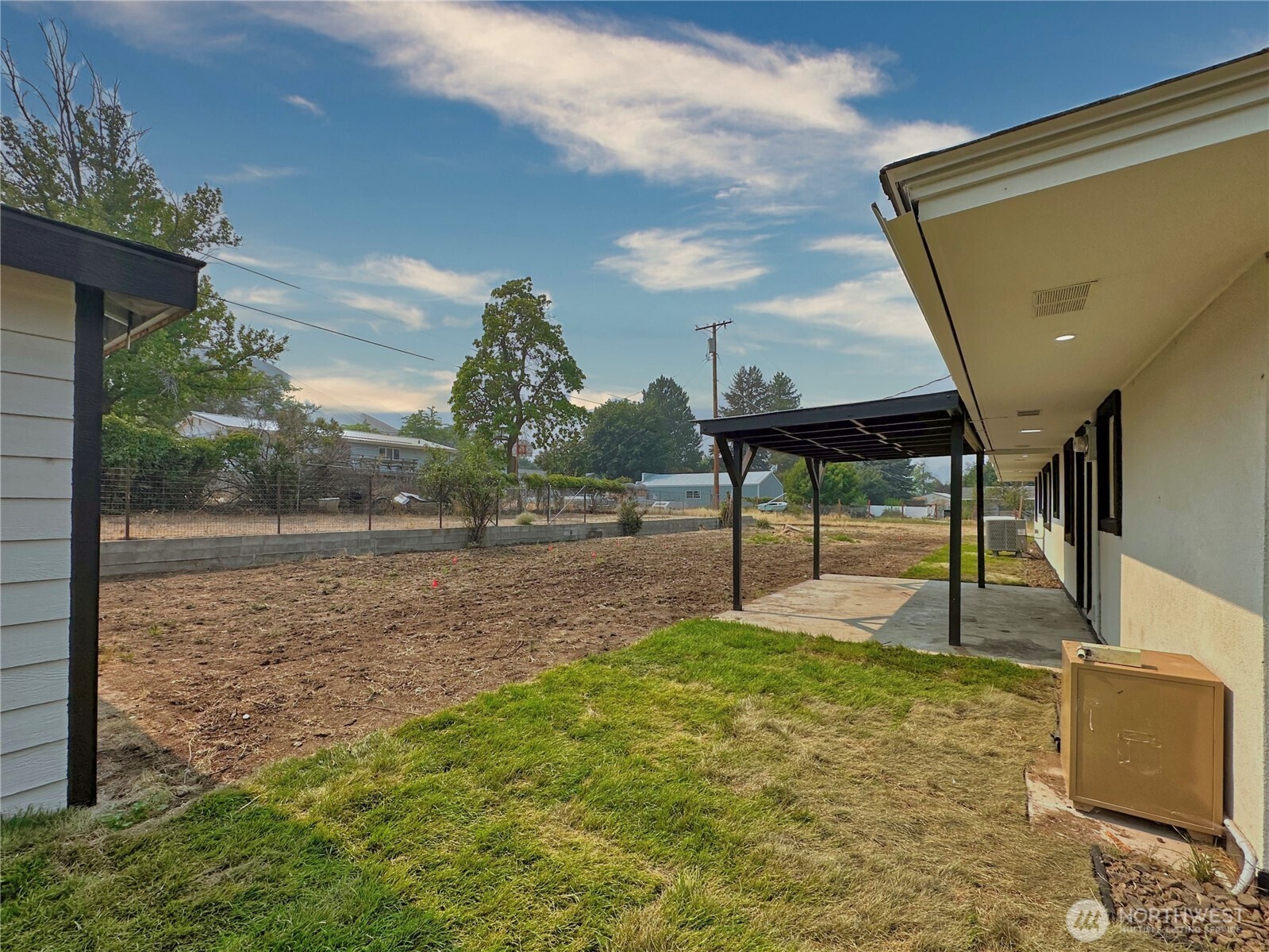 1013 River Drive
