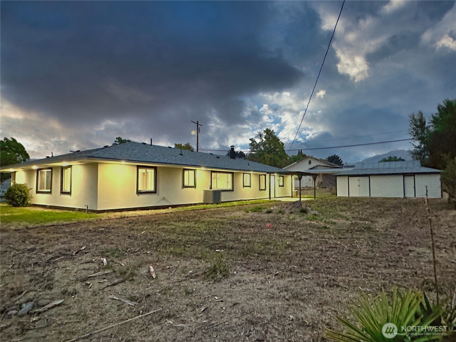 1013 River Drive
