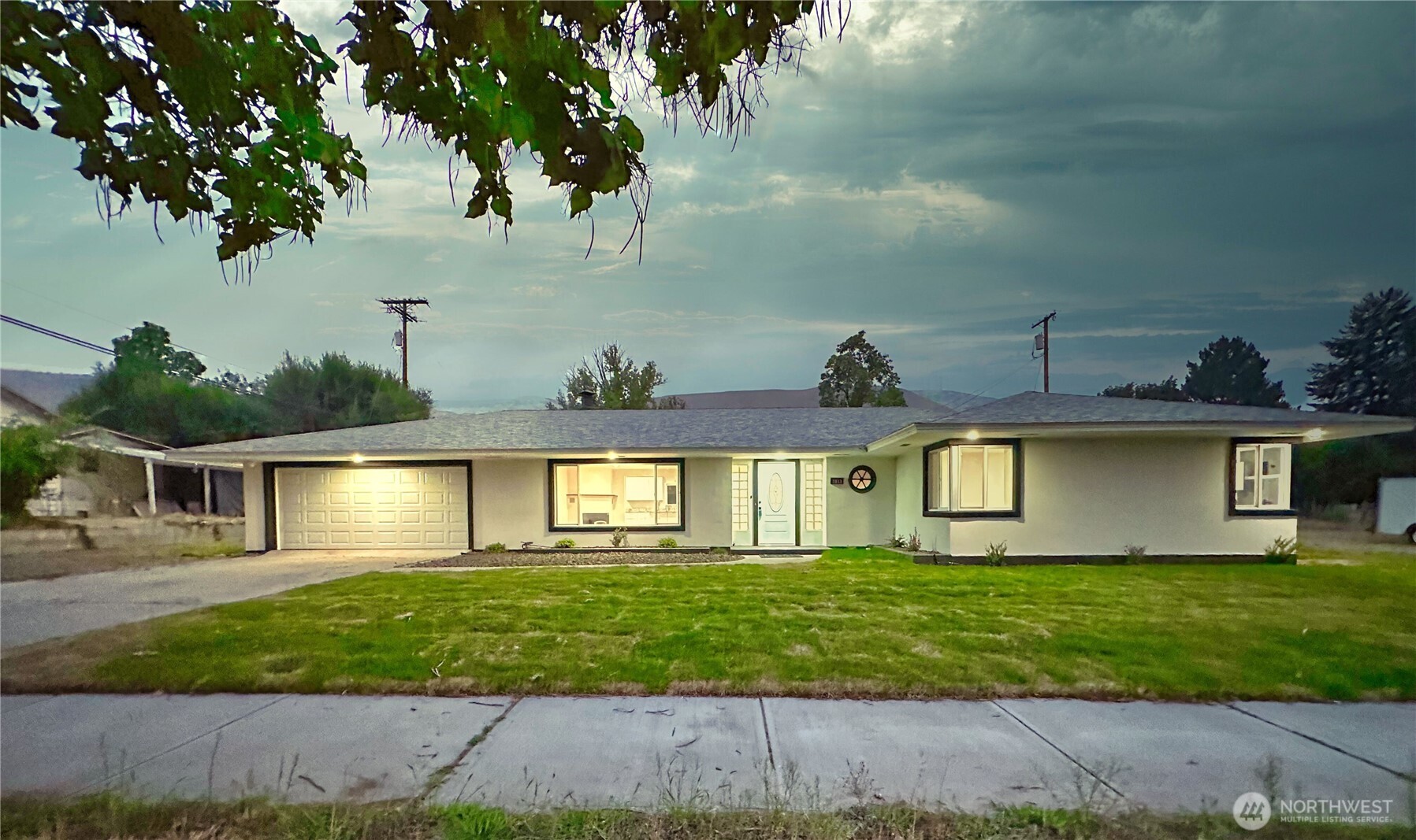 1013 River Drive