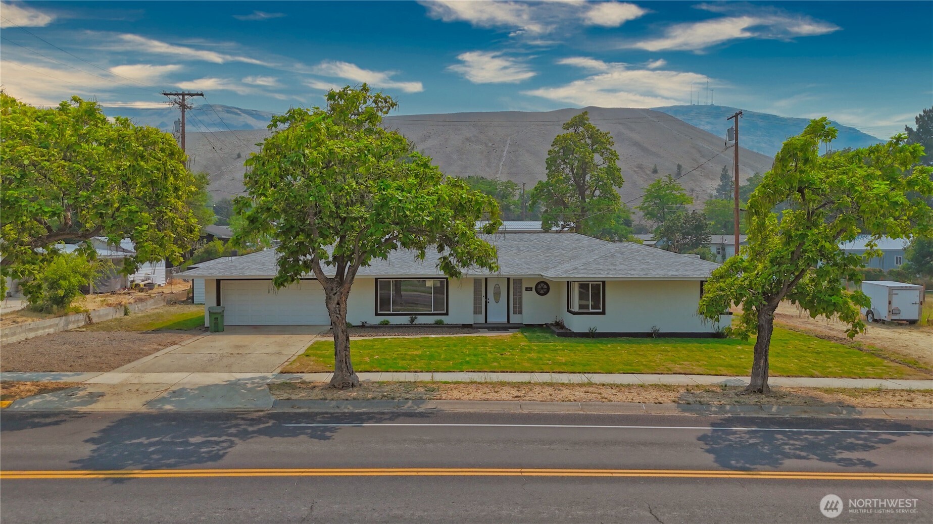 1013 River Drive