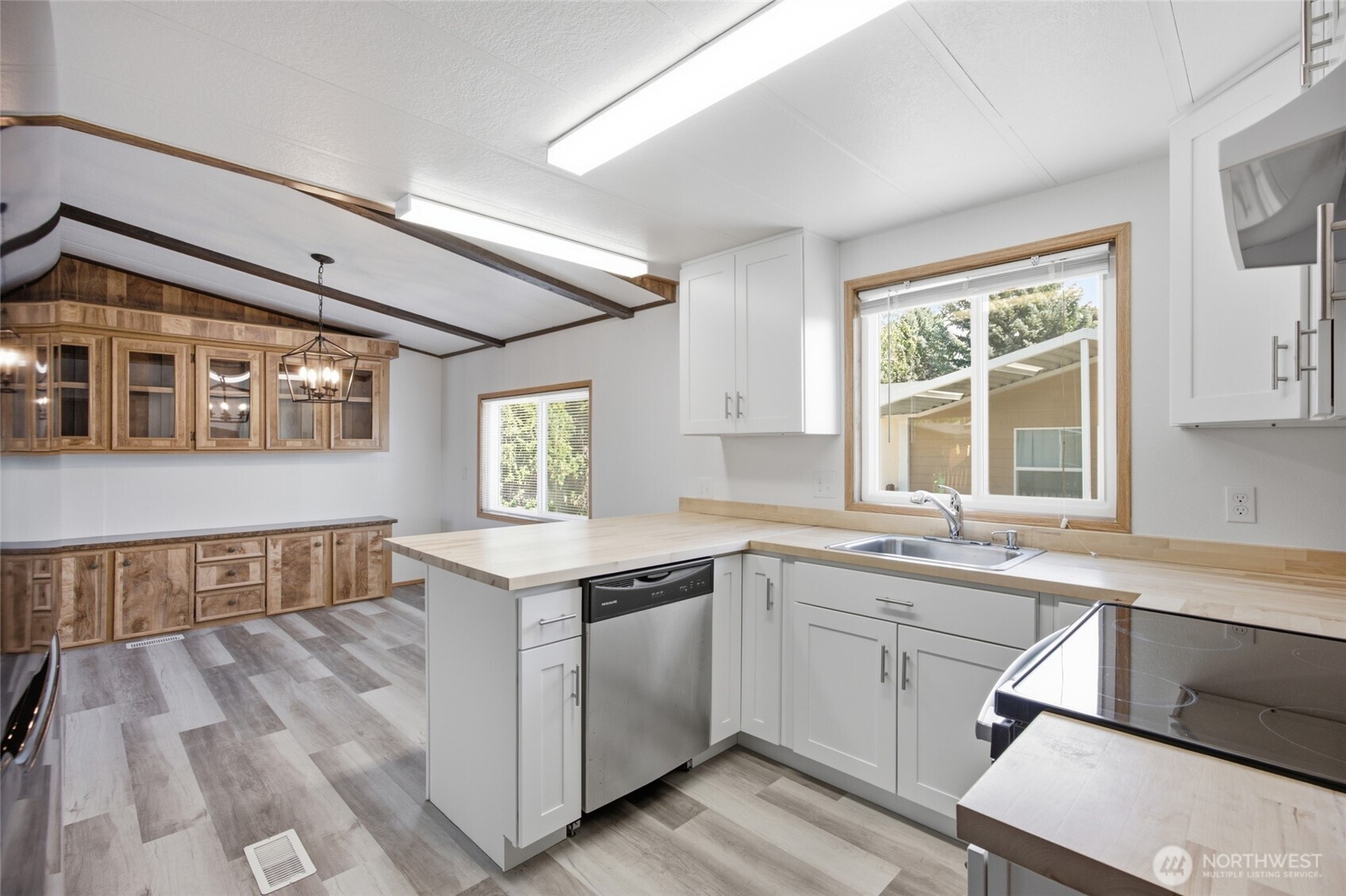4815 Airway Drive NE Unit: 104
