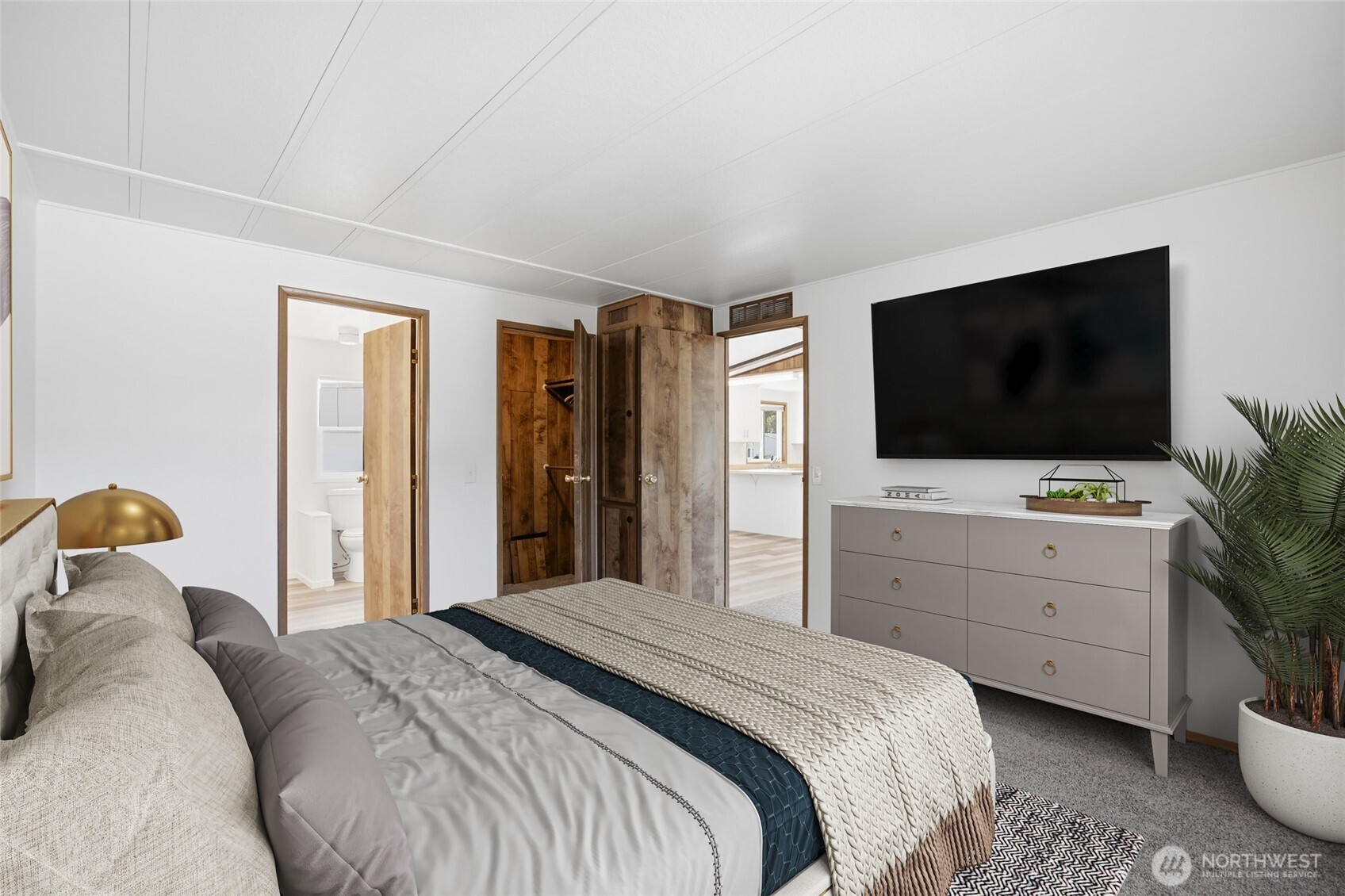 4815 Airway Drive NE Unit: 104