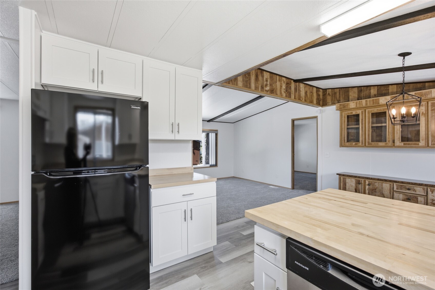 4815 Airway Drive NE Unit: 104