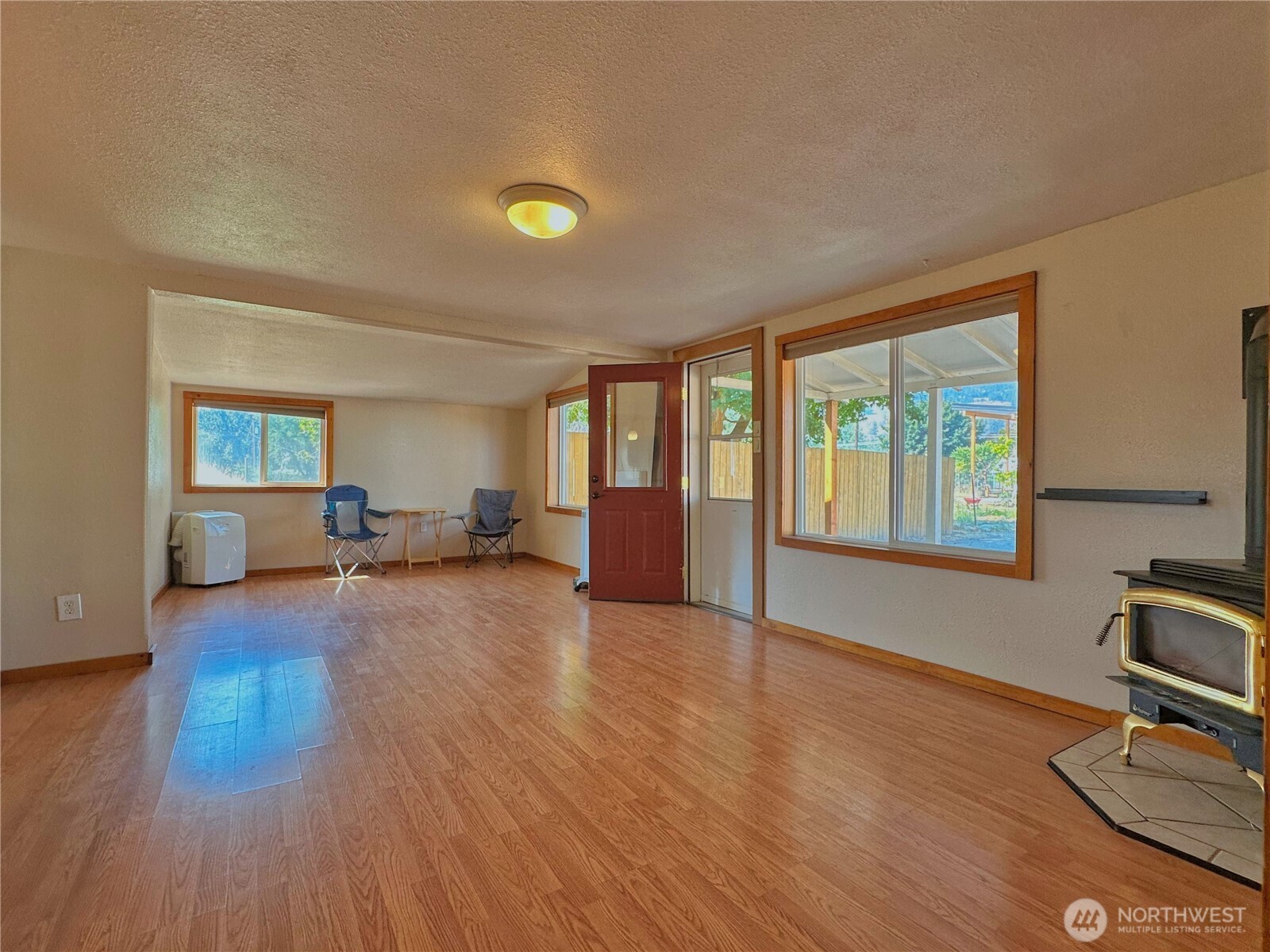 1211 Hughes Lane