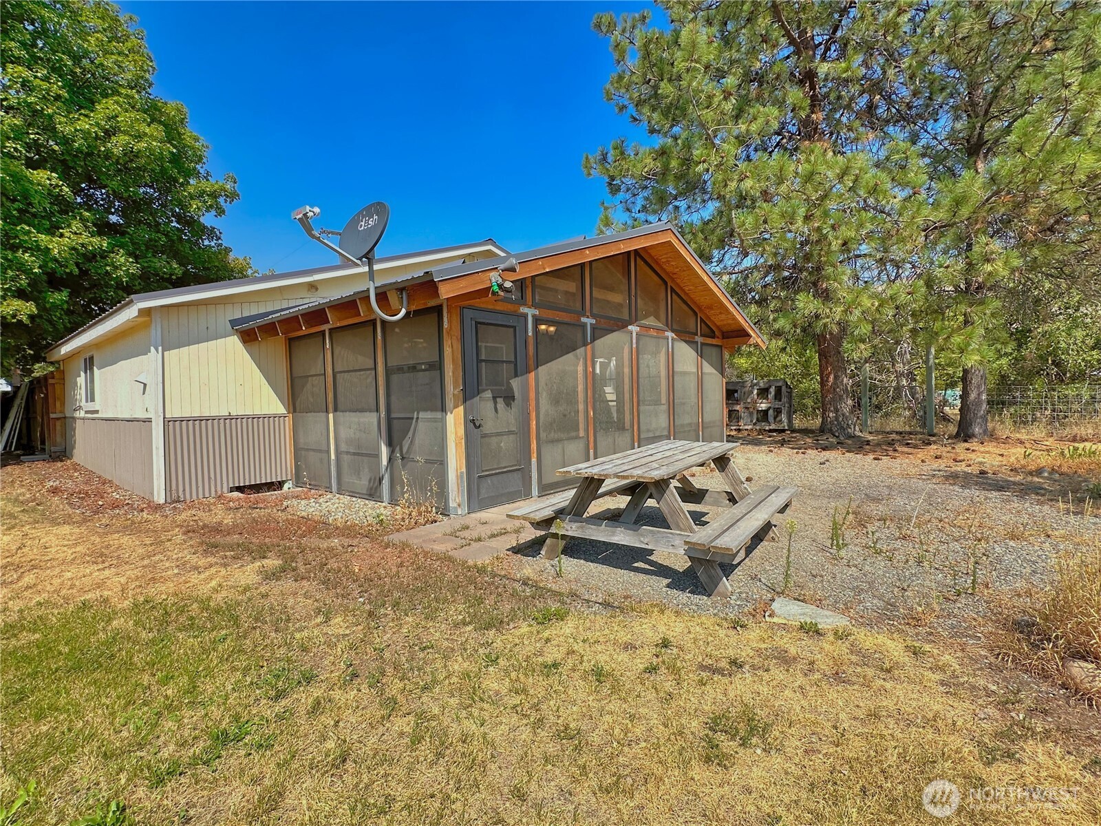 1211 Hughes Lane