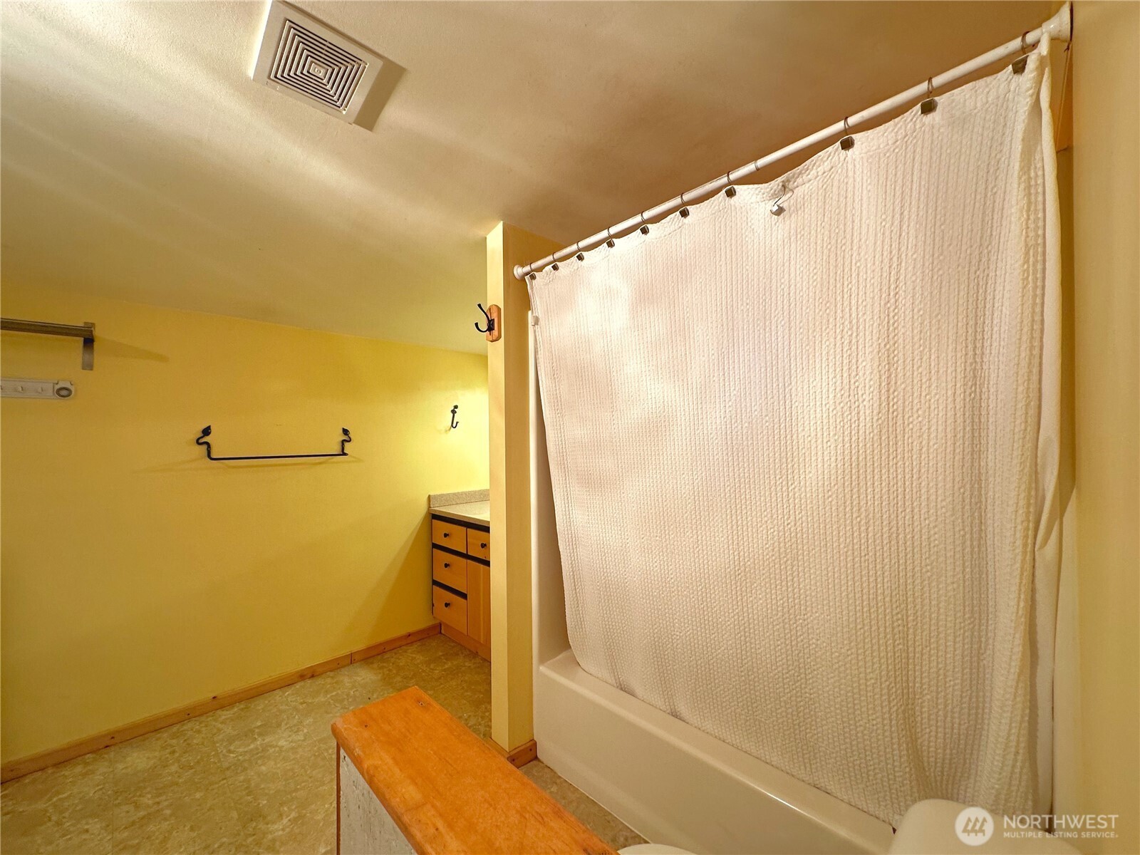 1211 Hughes Lane