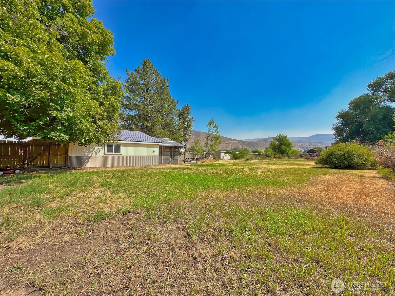 1211 Hughes Lane