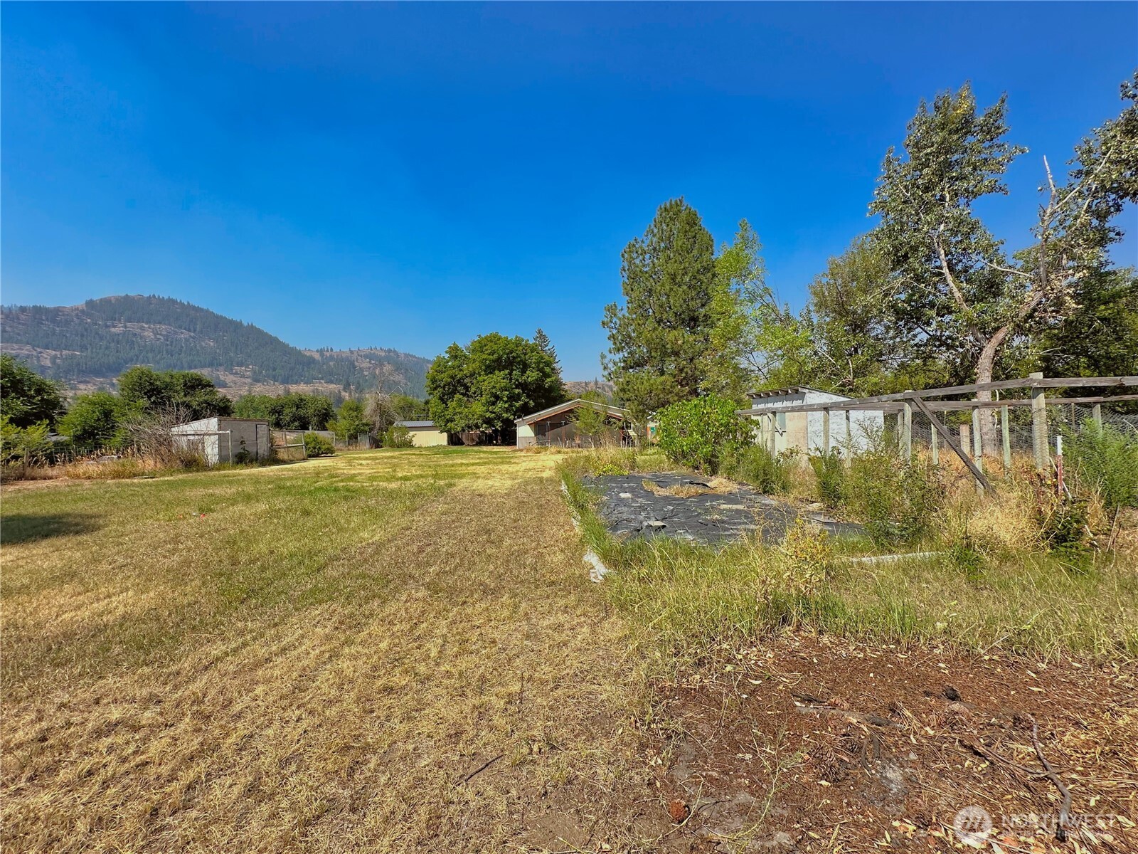 1211 Hughes Lane