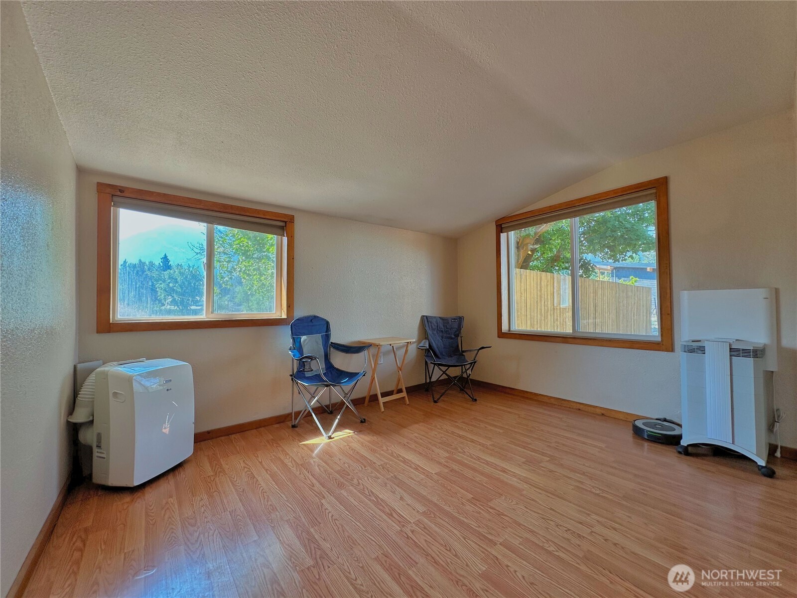 1211 Hughes Lane