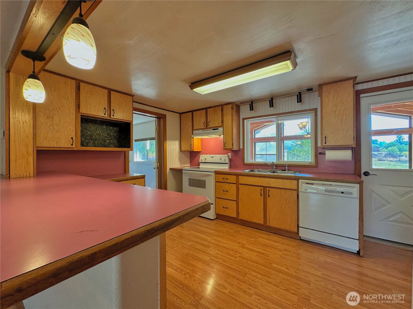 1211 Hughes Lane