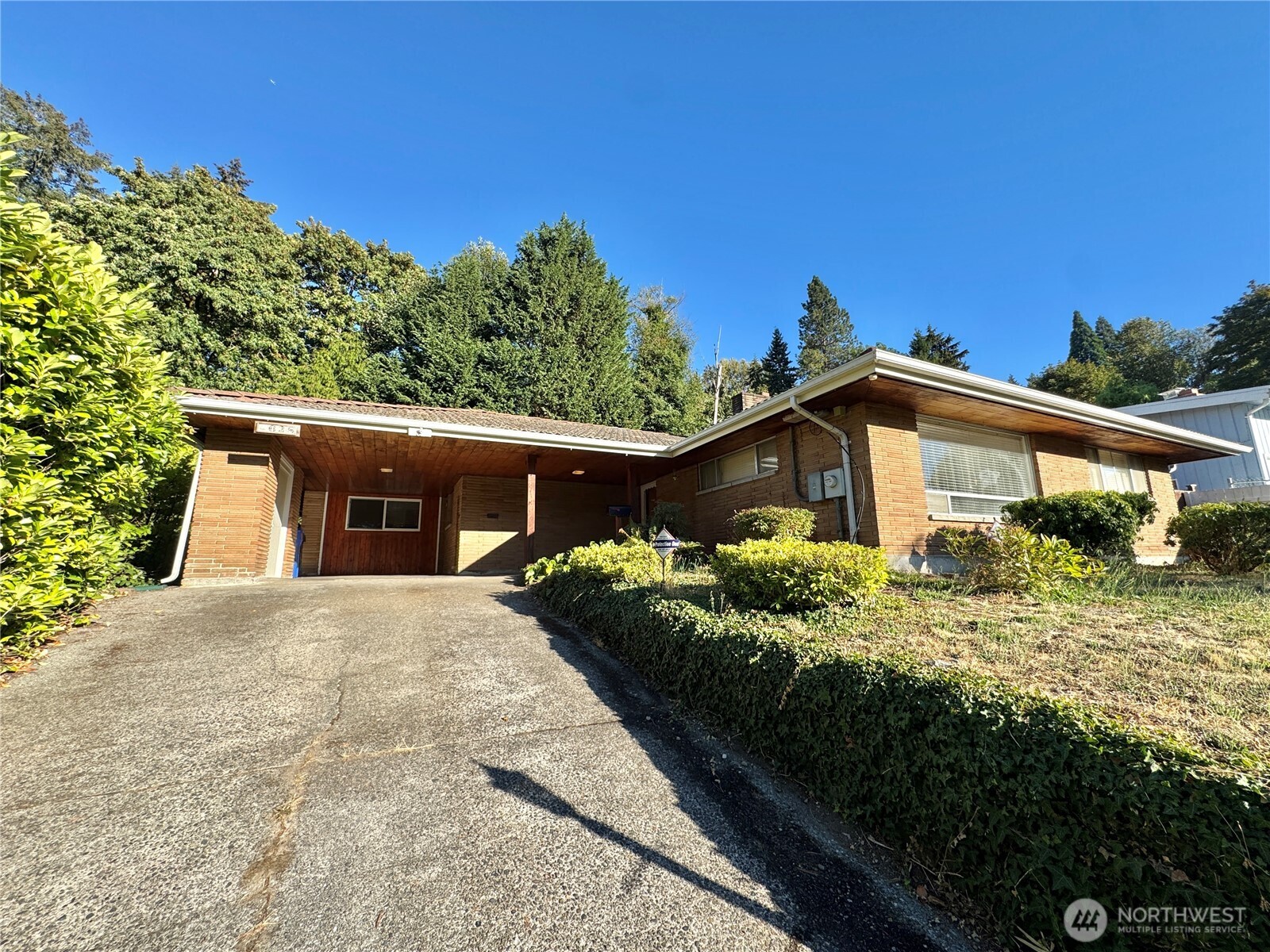 628 E Titus Street Ct