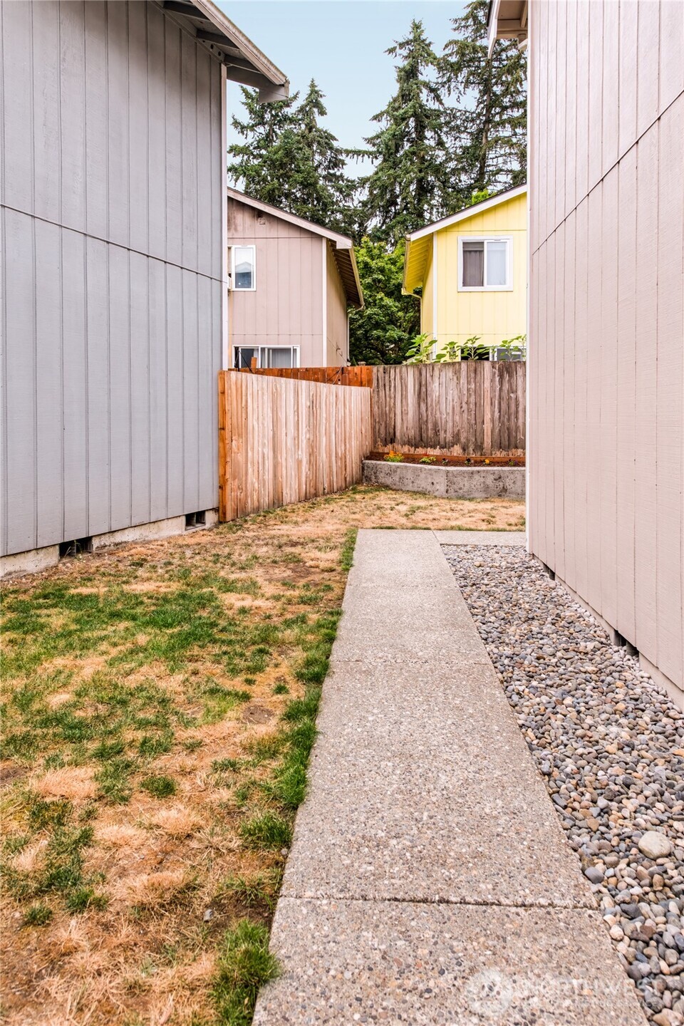6105 Carmel Lane SE