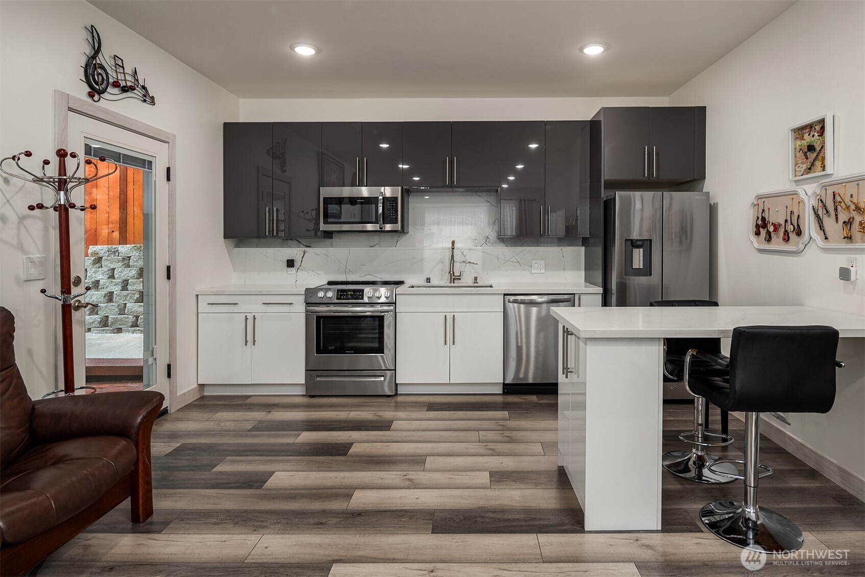 11502 6 Avenue NW Unit: 1