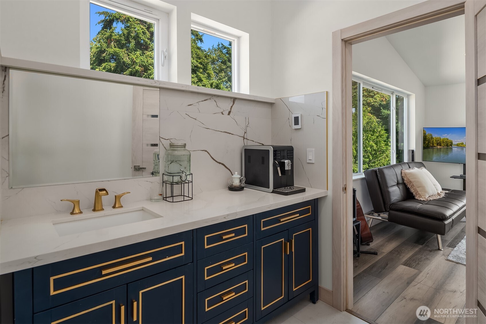11502 6 Avenue NW Unit: 1