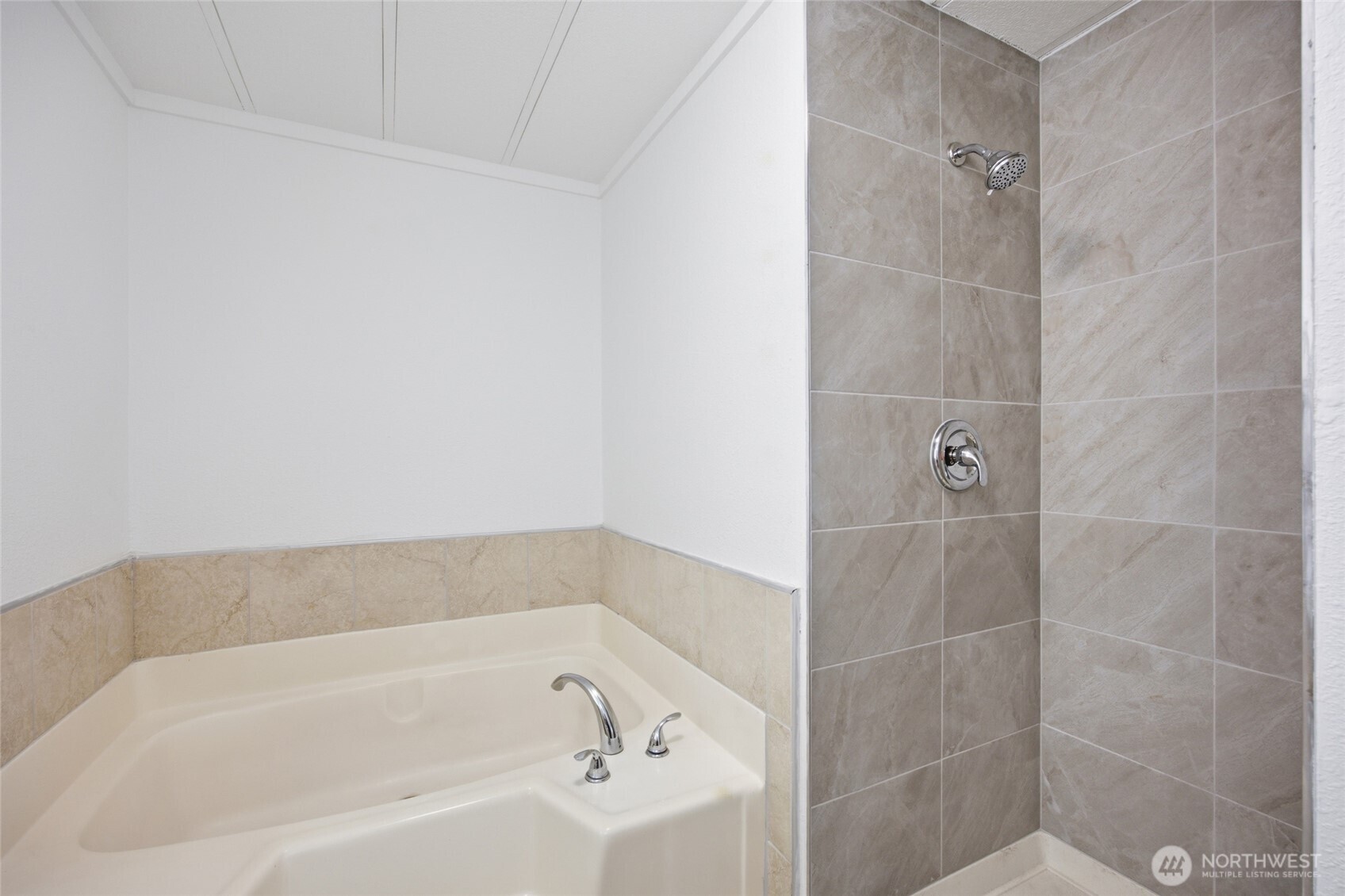 4816 Airway Drive NE Unit: 18