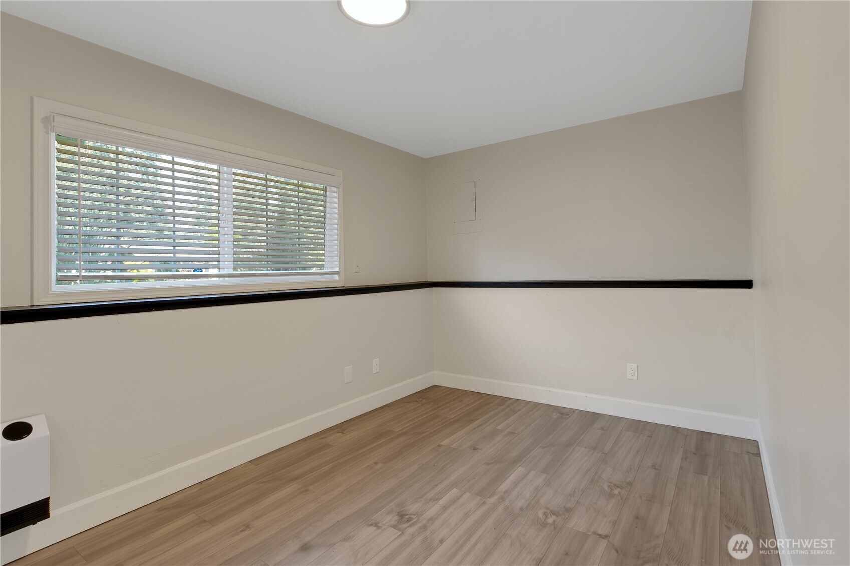 902 194th Street E