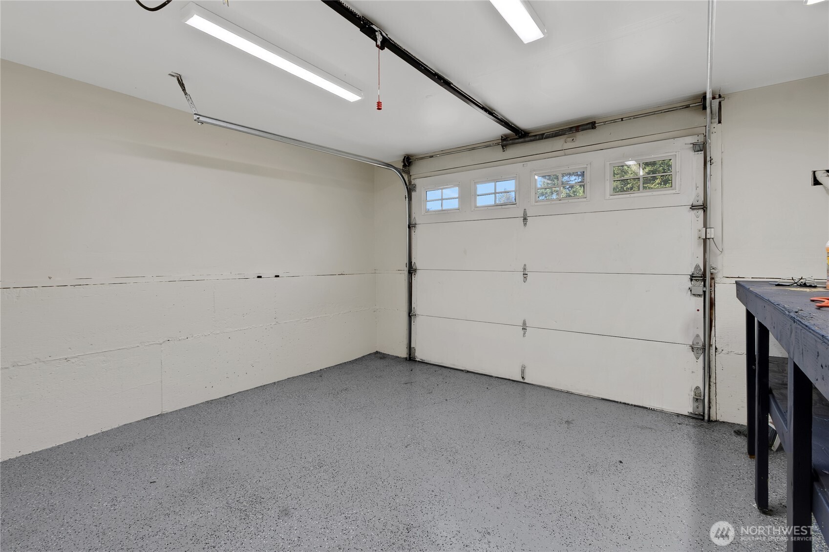 902 194th Street E