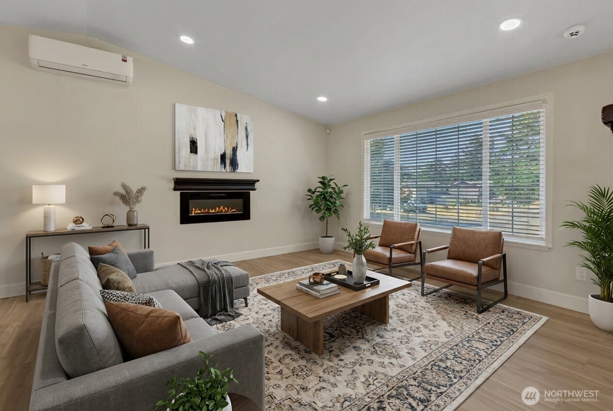 902 194th Street E