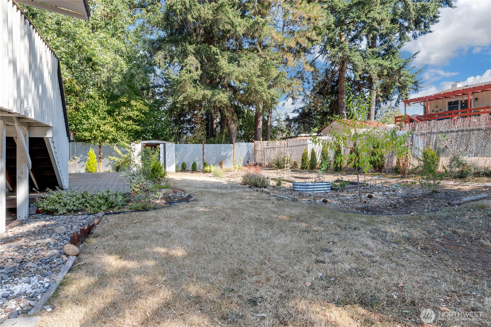 902 194th Street E
