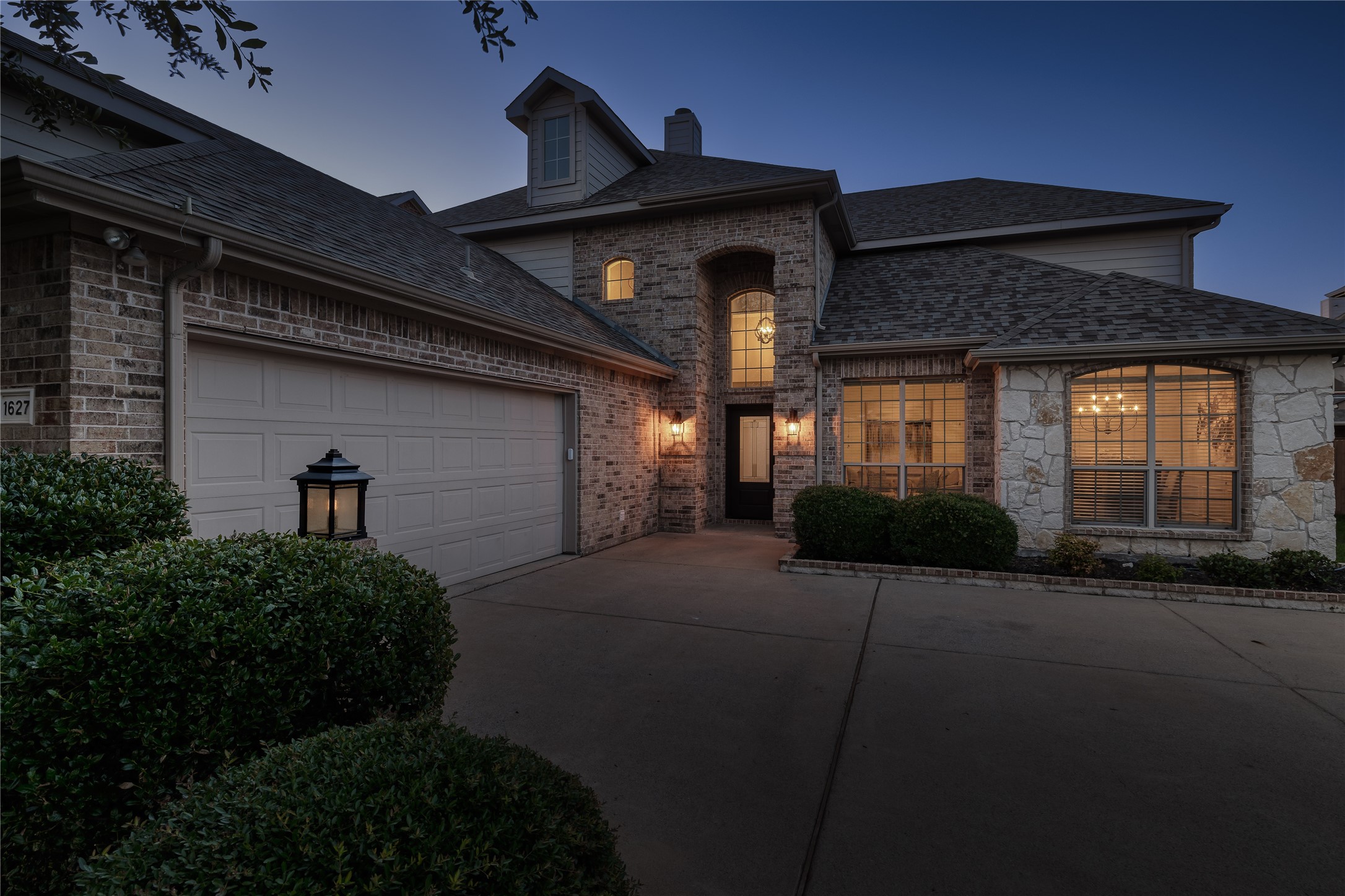 1627 Westfield Way