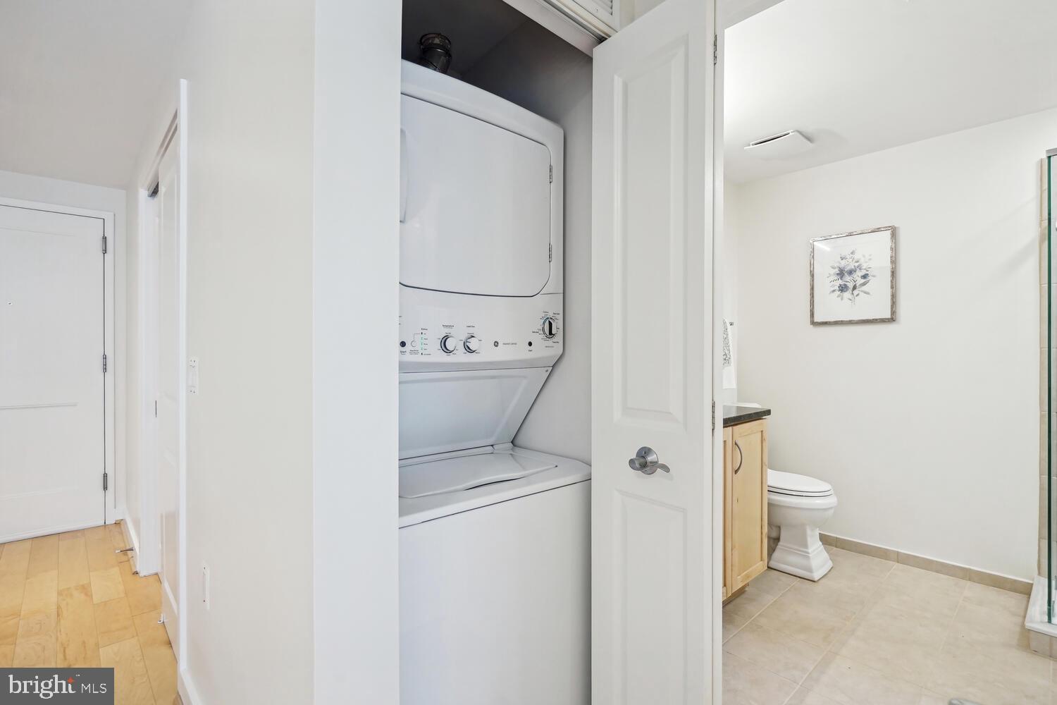 888 N QUINCY STREET 1407